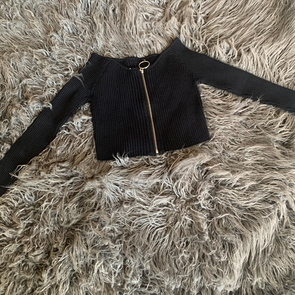 Black sweater crop top